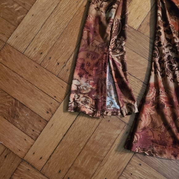 Womans long sleeve top Hp 🔥🔥☺️☺️ - Picture 4 of 7